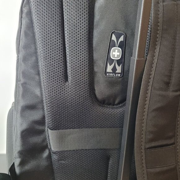 Swiss Gear Black Laptop Backpack W/ Tablet Pocket & Airflow Design - Picture 9 of 15